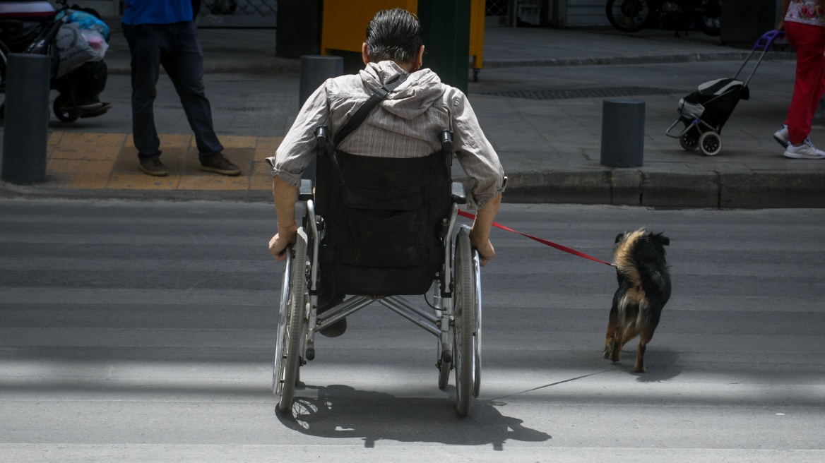 Κλιματική αλλαγή: Τα άτομα με αναπηρία επηρεάζονται “δυσανάλογα” από την ακραία ζέστη