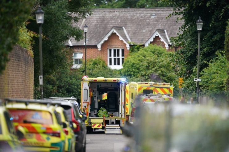 Λονδίνο: Αρκετοί τραυματίες μετά τη σφοδρή πρόσκρουση αυτοκινήτου σε σχολικό συγκρότημα