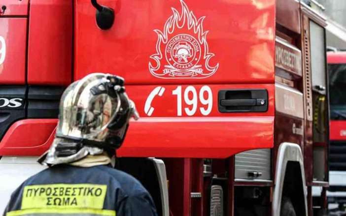 Πυρκαγιά στην Κερατέα – Επιχειρούν 10 οχήματα