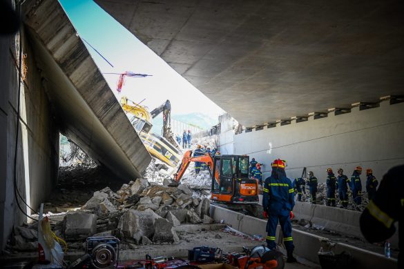 Η κατάρρευση της γέφυρας στην Πάτρα