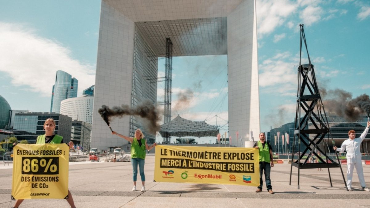 Η Greenpeace κατηγορεί τις μεγάλες ευρωπαϊκές πετρελαϊκές εταιρείες πως «δεν κάνουν τίποτα» για την ενεργειακή μετάβαση