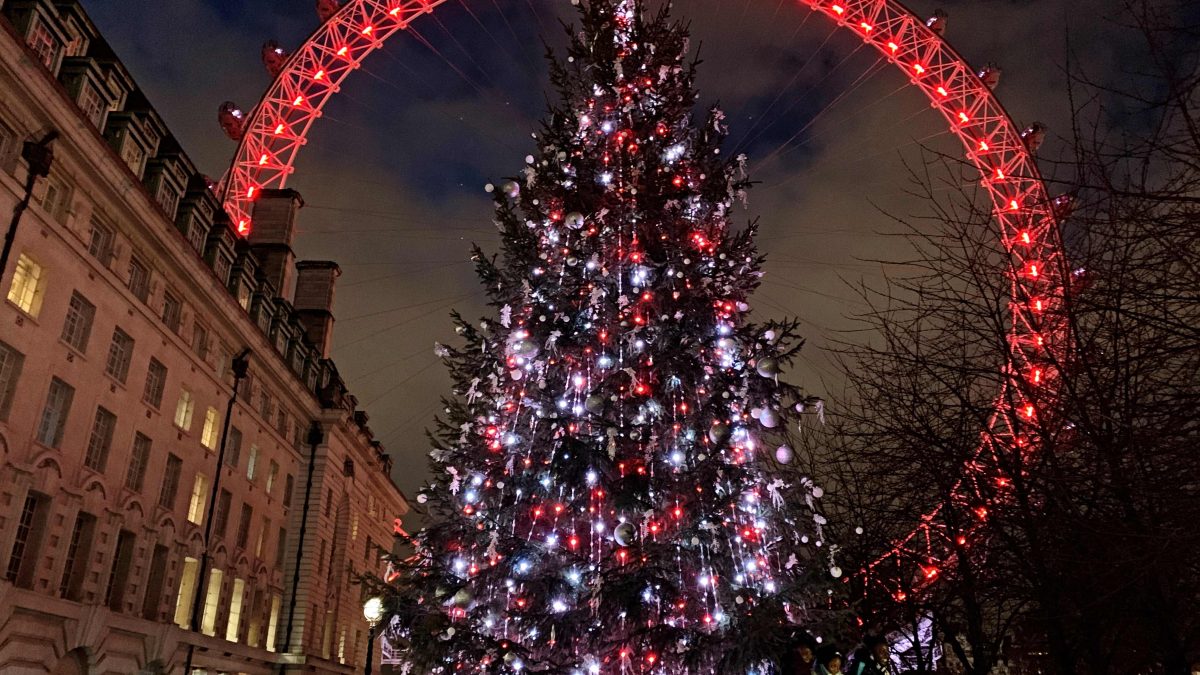 Ένα μαγικό ταξίδι στο Χριστουγεννιάτικο Λονδίνο – Δείτε φωτογραφίες