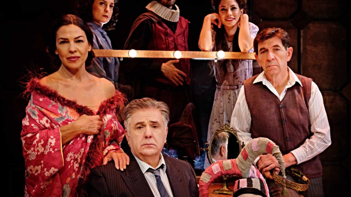 Είδαμε τον «Αμπιγιέρ» στο Θέατρο Τζένη Καρέζη σε σκηνοθεσία Κώστα Γάκη με τους Ιεροκλή Μιχαηλίδη και Γεράσιμο Σκιαδαρέση στους πρωταγωνιστικούς ρόλους