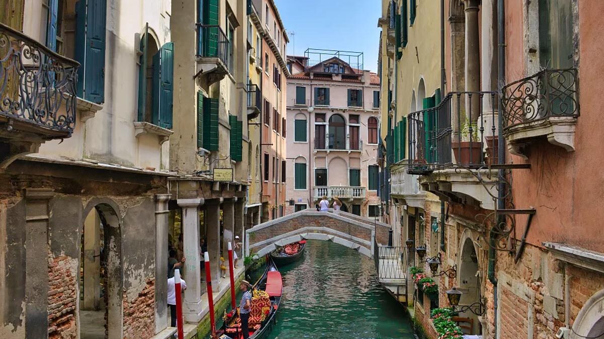 Βενετία: «H πρώτη ημέρα εφαρμογής του εισιτηρίου εισόδου στην πόλη μας έκλεισε με θετικό απολογισμό», δήλωσε ο δήμαρχος της Γαληνοτάτης