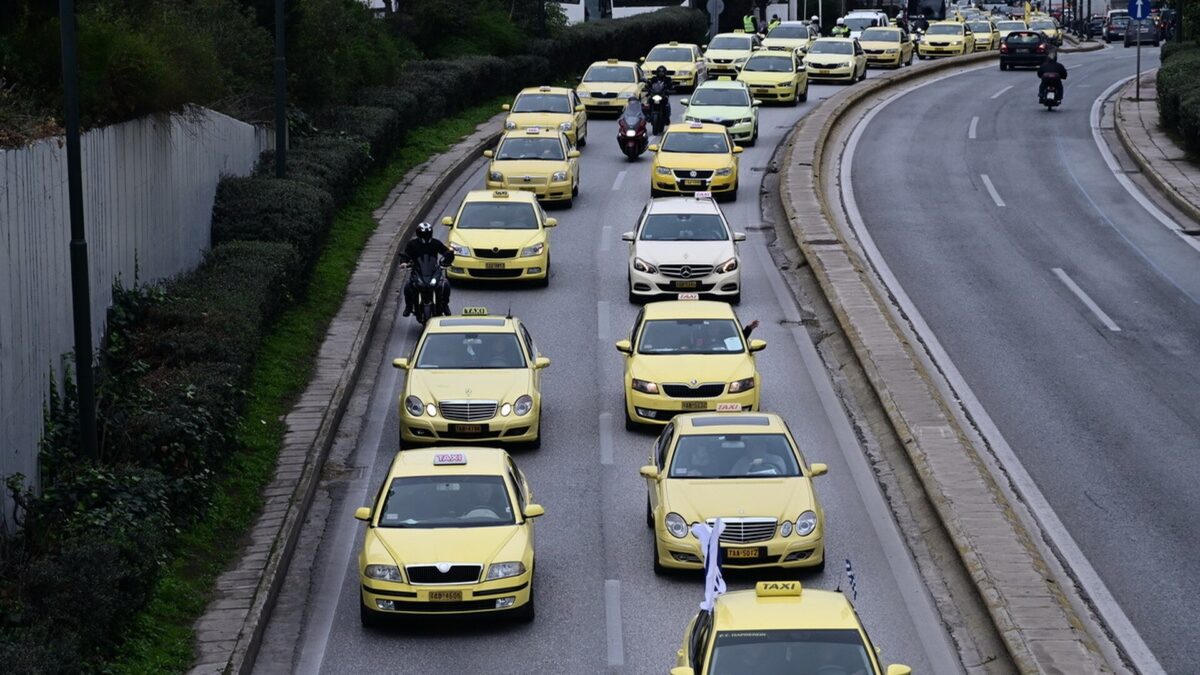 Σε εξέλιξη η 24ωρη απεργία της ΓΣΕΕ – Πώς θα κινηθούν τα μέσα μεταφοράς