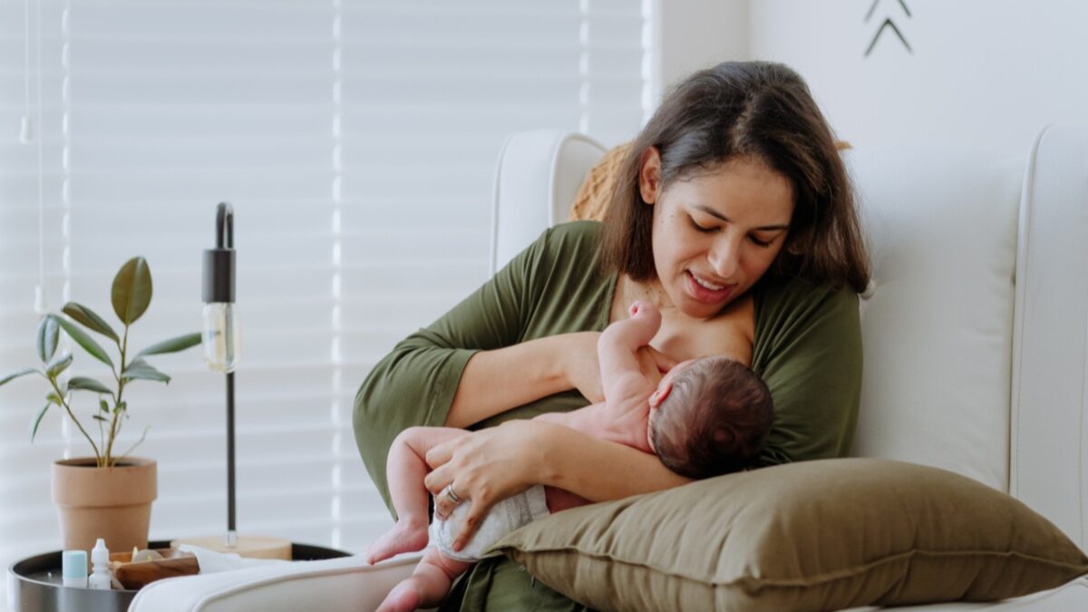 Ο μητρικός θηλασμός έχει σημαντικό όφελος για την υγεία, αλλά και για την οικονομία