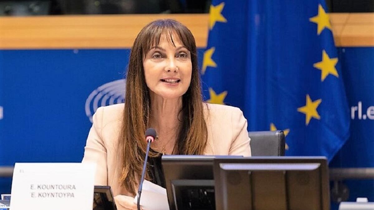 Έλενα Κουντουρά: Στο Ευρωπαϊκό Κοινοβούλιο πρέπει να πηγαίνουμε ως «Εθνική Ελλάδος»