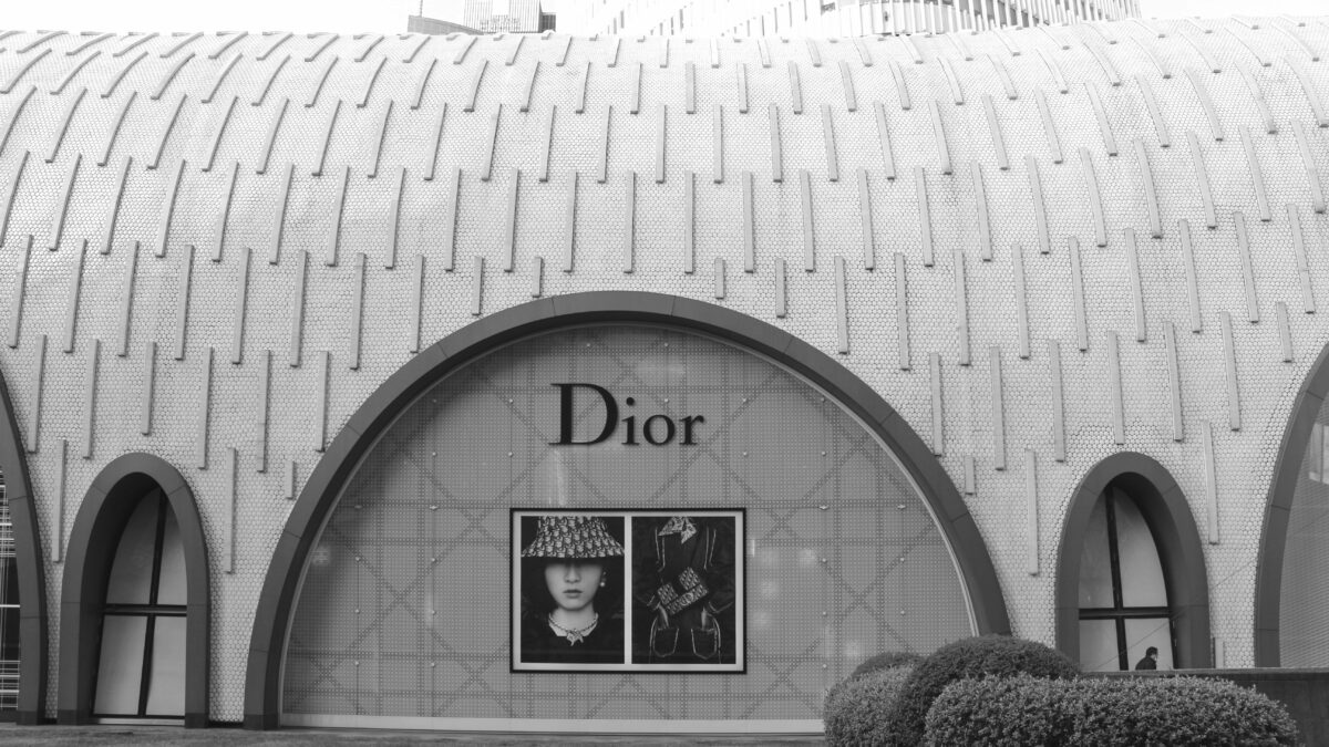Eπίδειξη μόδας του Dior στο Κάστρο Ντράμοντ στη Σκωτία