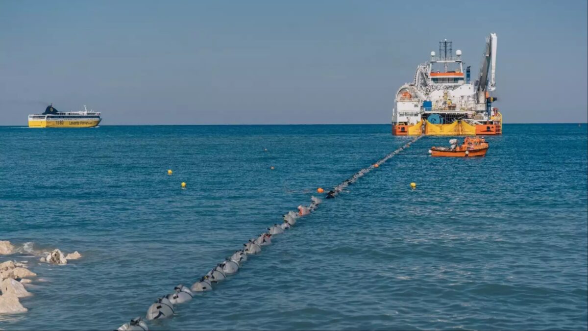 «Πράσινο φως» από το Υπουργικό Συμβούλιο για την ηλεκτρική διασύνδεση Κύπρου-Κρήτης – Το πλάνο ΥΠΕΝ και ΑΔΜΗΕ για μια Ελλάδα ενεργειακό κόμβο της ΝΑ Ευρώπης