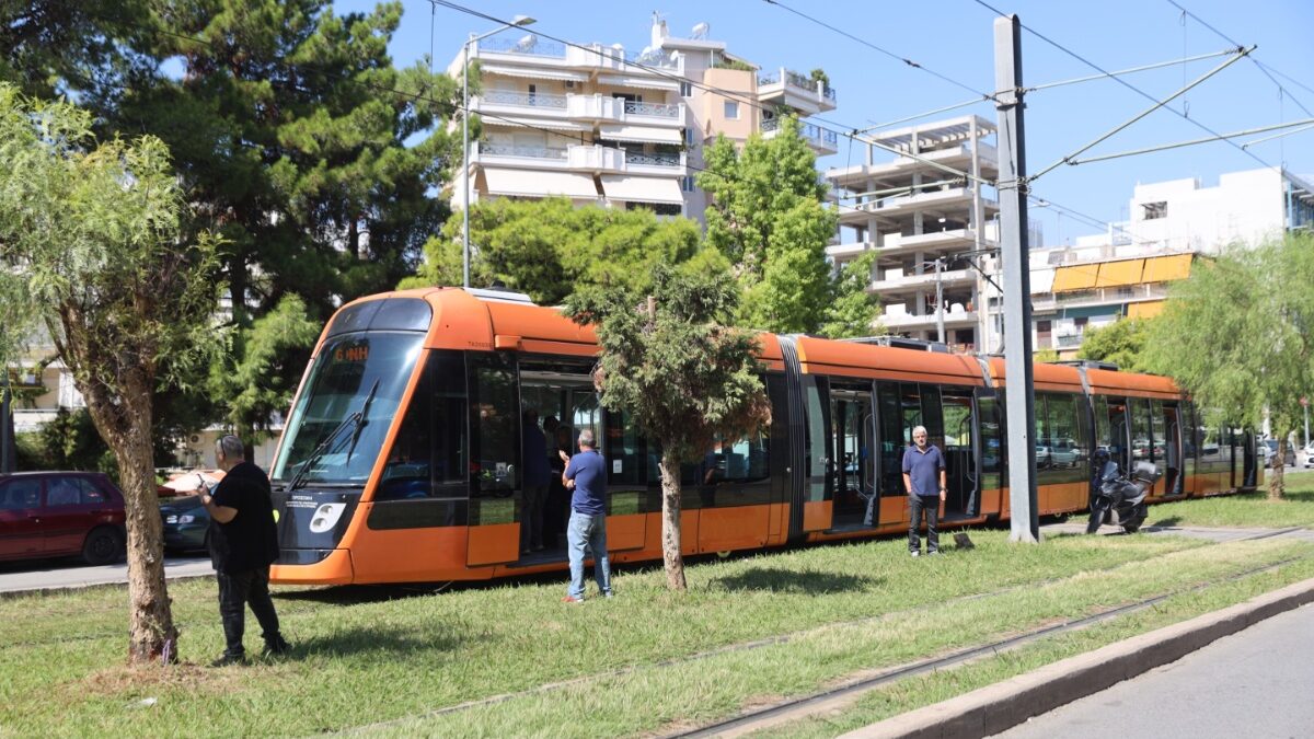 Τραμ παρέσυρε ανήλικο με πατίνι στη Νέα Σμύρνη – Στο νοσοκομείο ο 15χρονος