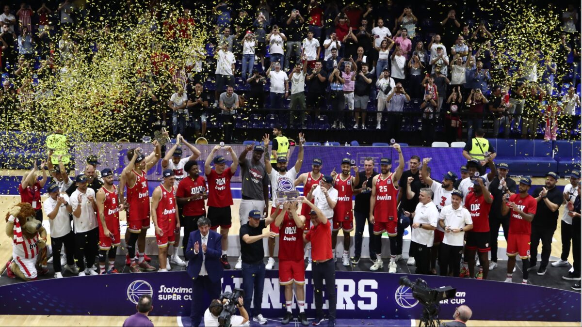 Super Cup, Παναθηναϊκός – Ολυμπιακός 85-86: Ερυθρόλευκη η πρώτη κούπα της χρονιάς με MVP Βεζένκοβ – Δείτε βίντεο