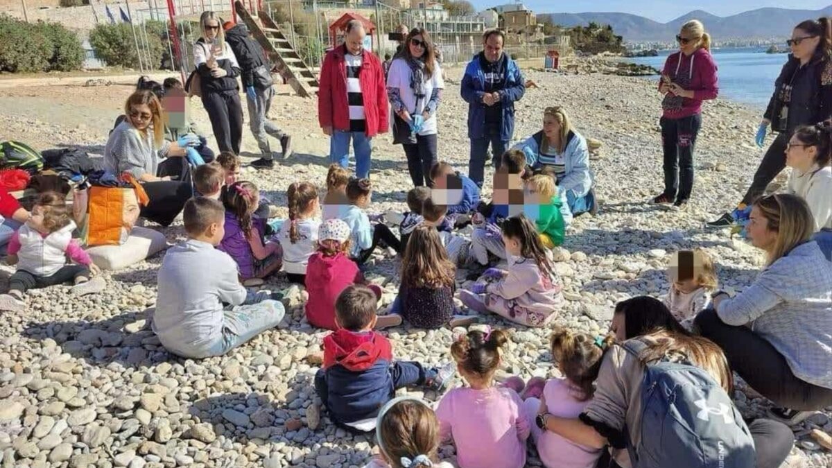 «Προστατέψτε τις ακτές»: Δράση καθαρισμού της παραλίας Βοτσαλάκια σε συνεργασία με το Νηπιαγωγείο Πειραιά