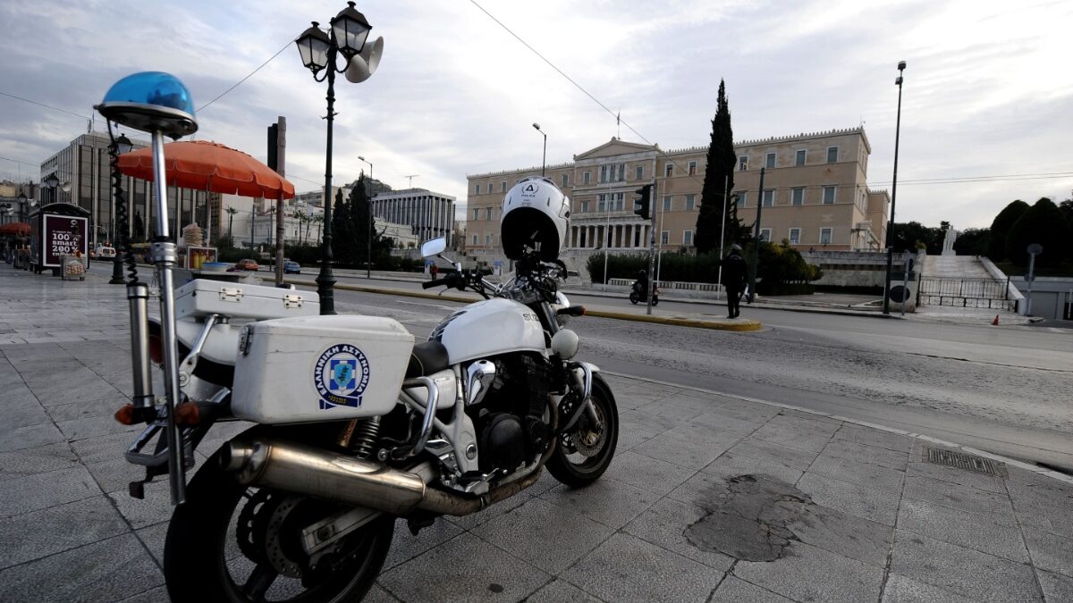 Αύριο η απολογία του αστυνομικού της Βουλής που κατηγορείται για βιασμό των παιδιών του – Bαρύ το κατηγορητήριο