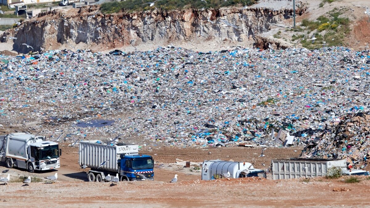 Κατάργηση του τέλους ταφής ζητούν οι δήμαρχοι της Αττικής – Νομοθετική ρύθμιση ετοιμάζει η κυβέρνηση