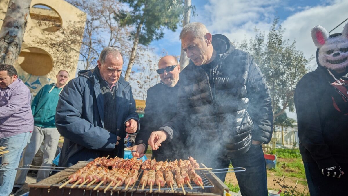 Γιορτές για το έθιμο της Τσικνοπέμπτης στα Ειδικά Σχολεία της πόλης από τον Δήμο Πειραιά