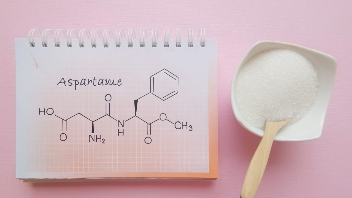 Τρεις οργανώσεις προστασίας των καταναλωτών και της υγείας ξεκινούν εκστρατεία για την απαγόρευση της ασπαρτάμης