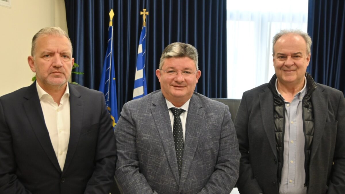 Στην τελική ευθεία το έργο ανάπλασης του Δήμου Αχαρνών στη λεωφ. Καραμανλή