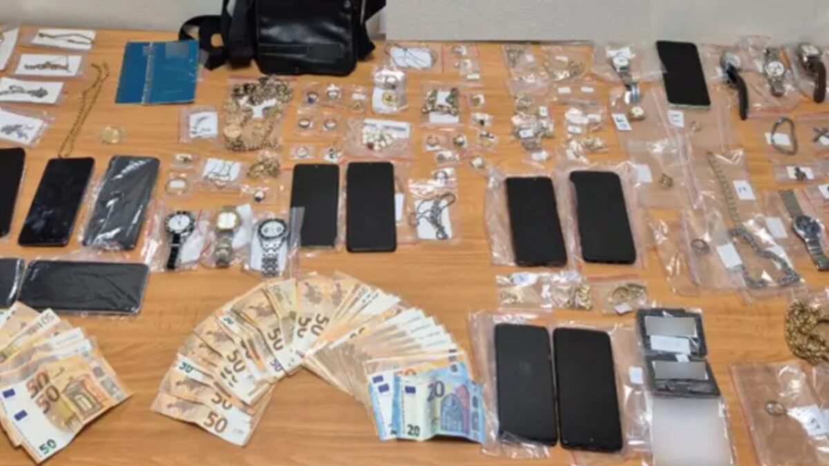 Εξαρθρώθηκε πολυμελής σπείρα που διέπραττε κλοπές σε σπίτια στην Αττική με τη μέθοδο της απασχόλησης