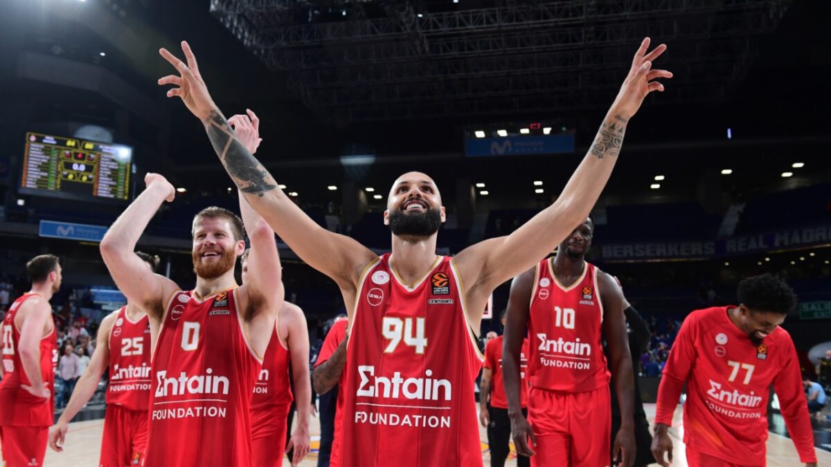 Euroleague: Ο Ολυμπιακός άλωσε τη Μαδρίτη, έκλεισε θέση στο Final 4 του Άμπου Ντάμπι και περιμένει να μάθει τον αντίπαλό του στα ημιτελικά