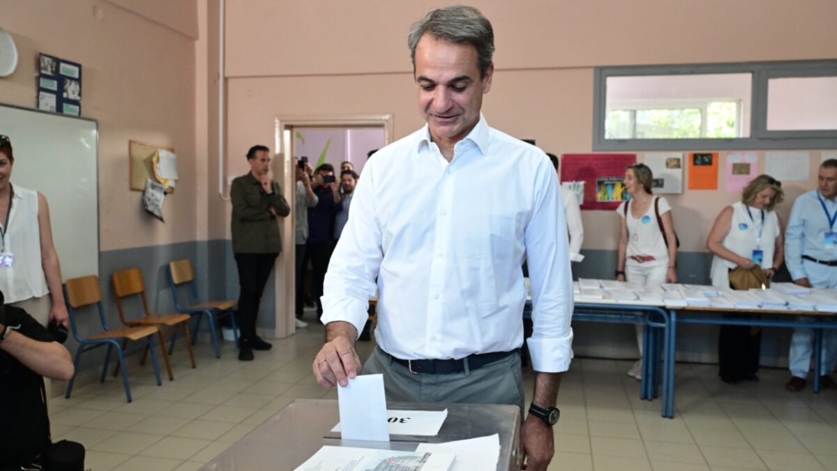 Οι δημοσκοπήσεις και οι «ευχάριστες ειδήσεις» στην υπηρεσία του συστήματος