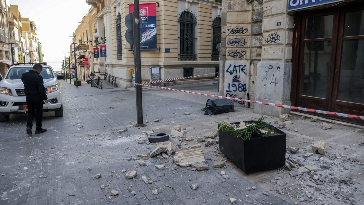 Ζημιές σε ετοιμόρροπα κτίρια από τον σεισμό των 6,1 Ρίχτερ στην Κρήτη – Τι λένε οι σεισμολόγοι