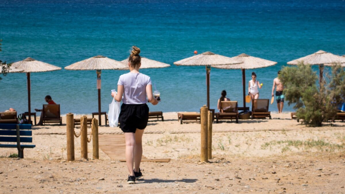 Eurostat: Οι Έλληνες «πρωταθλητές» της εργασίας στην ΕΕ – Ποιοι Ευρωπαίοι πολίτες δουλεύουν λιγότερες ώρες την εβδομάδα