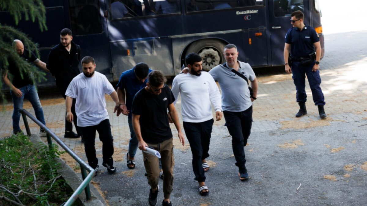 Στο αυτόφωρο για μικροποσότητες ναρκωτικών οι πέντε Τούρκοι συλληφθέντες – Δεν προέκυψε εμπλοκή τους στο επεισόδιο με τους πυροβολισμούς