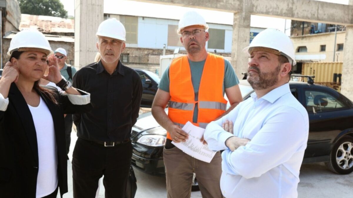 Συνάντηση εργασίας Χαρδαλία – Μώραλη στον δήμο Πειραιά και επιθεώρηση έργων που υλοποιεί η Περιφέρεια