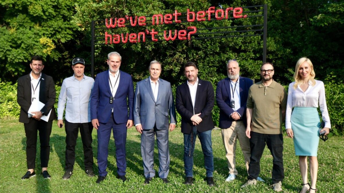 Η Περιφέρεια Αττικής στηρίζει με συνέπεια τις πρωτοβουλίες που επαναπροσδιορίζουν την εμπειρία της τέχνης στον δημόσιο χώρο