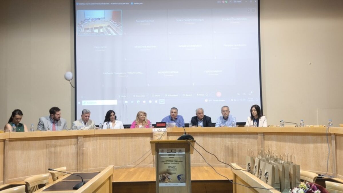 Δήμος Καλλιθέας: Ημερίδα για τις δημογραφικές πιέσεις, τον ρόλο του 3ου παιδιού και τη νεοφυή επιχειρηματικότητα στη Νότια Αττική