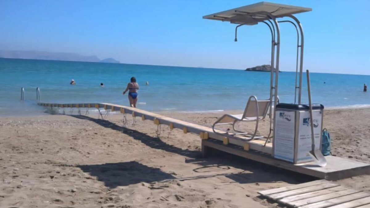 “Μια θάλασσα ανοιχτή για όλους” είναι η δέσμευση του Δήμου Αποκορώνου για ισότιμη και ασφαλή πρόσβαση ΑμεΑ στις παραλίες