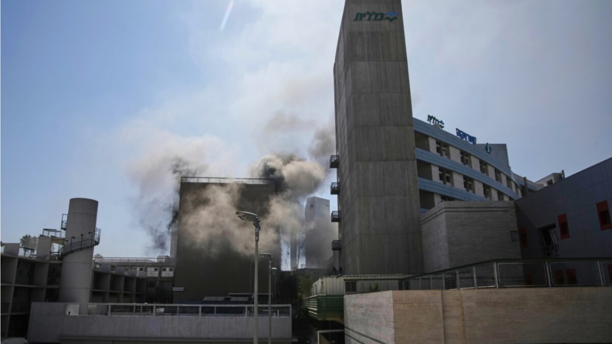 Όγδοη ημέρα σύγκρουσης Ισραήλ-Ιράν: «Παράθυρο» των ΗΠΑ για εξεύρεση λύσης μέσω διπλωματίας, απειλές από Νετανιάχου