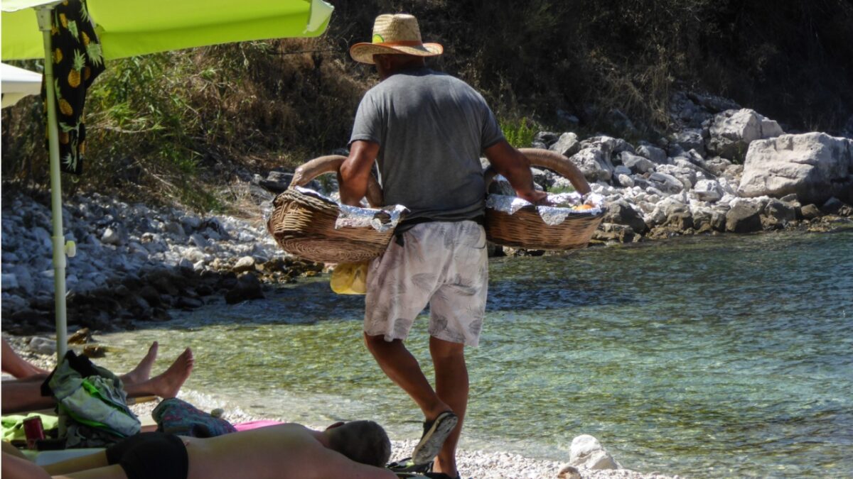 Στη φυλακή ο αρχηγός της «μαφίας των λουκουμάδων» στη Χαλκιδική