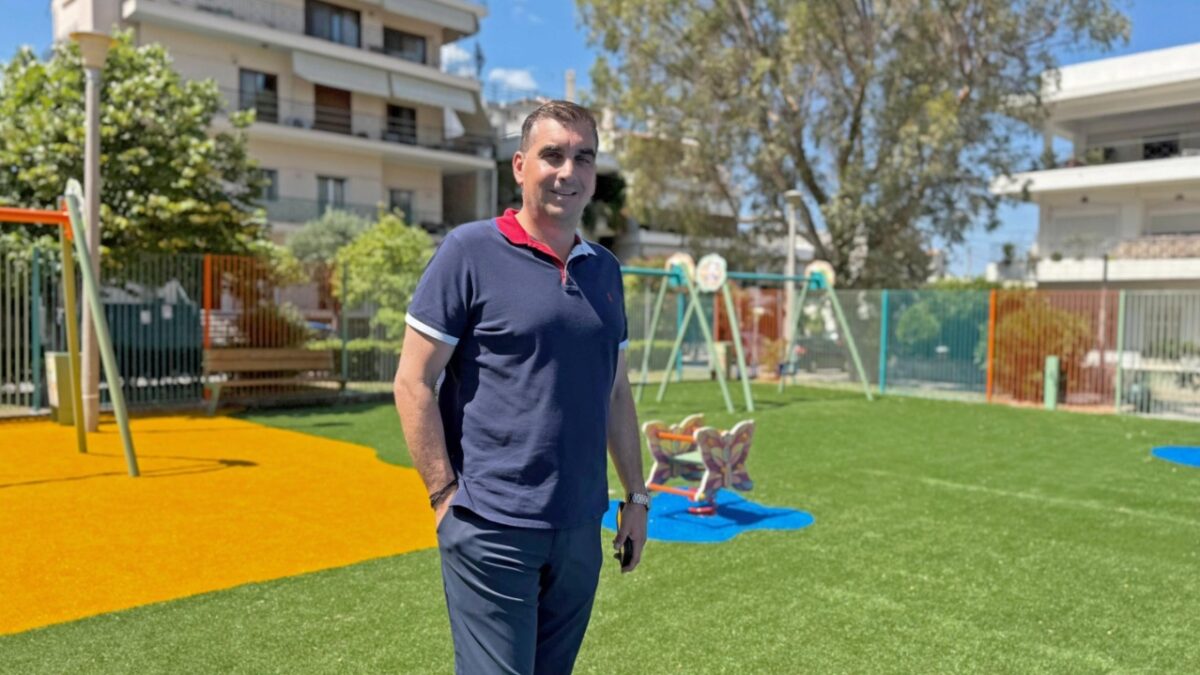 Δήμος Ελληνικού-Αργυρούπολης: Παραδόθηκε πλήρως ανακαινισμένη η παιδική χαρά στην Κρώμνης – Δείτε φωτογραφίες