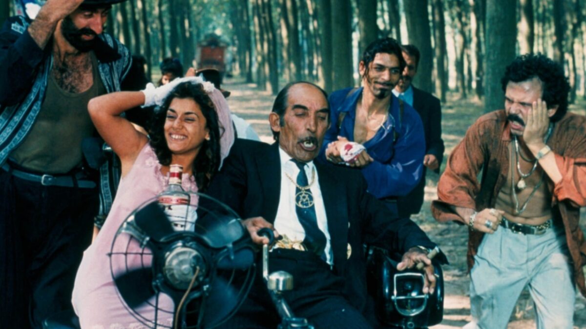 5 χρόνια Bring Your Chair – Cozy Festival: Ο κόσμος του Κουστουρίτσα συναντά το βλέμμα του Γαβρά στη Σίφνο