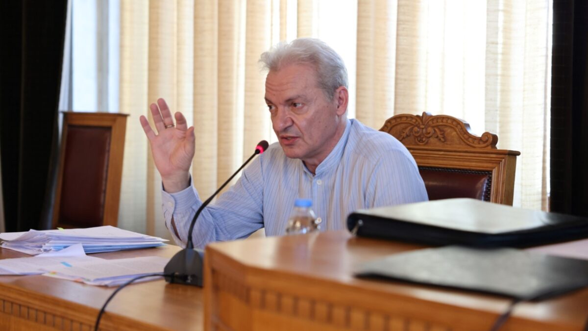 Τον σχεδιασμό για την υπηρεσία καθαριότητας του δήμου παρουσίασε ο δήμαρχος Αλ. Καλοκαιρινός