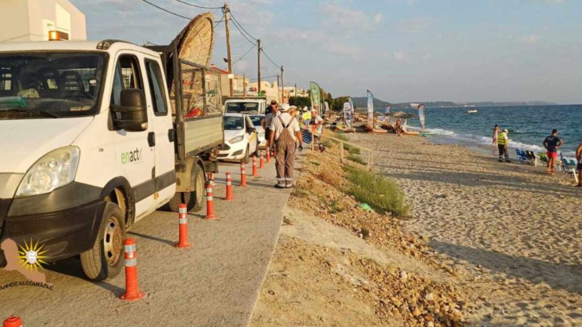 Συνεχίζεται η απομάκρυνση ομπρελών και εξοπλισμού από τις παραλίες του Δήμου Κασσάνδρας