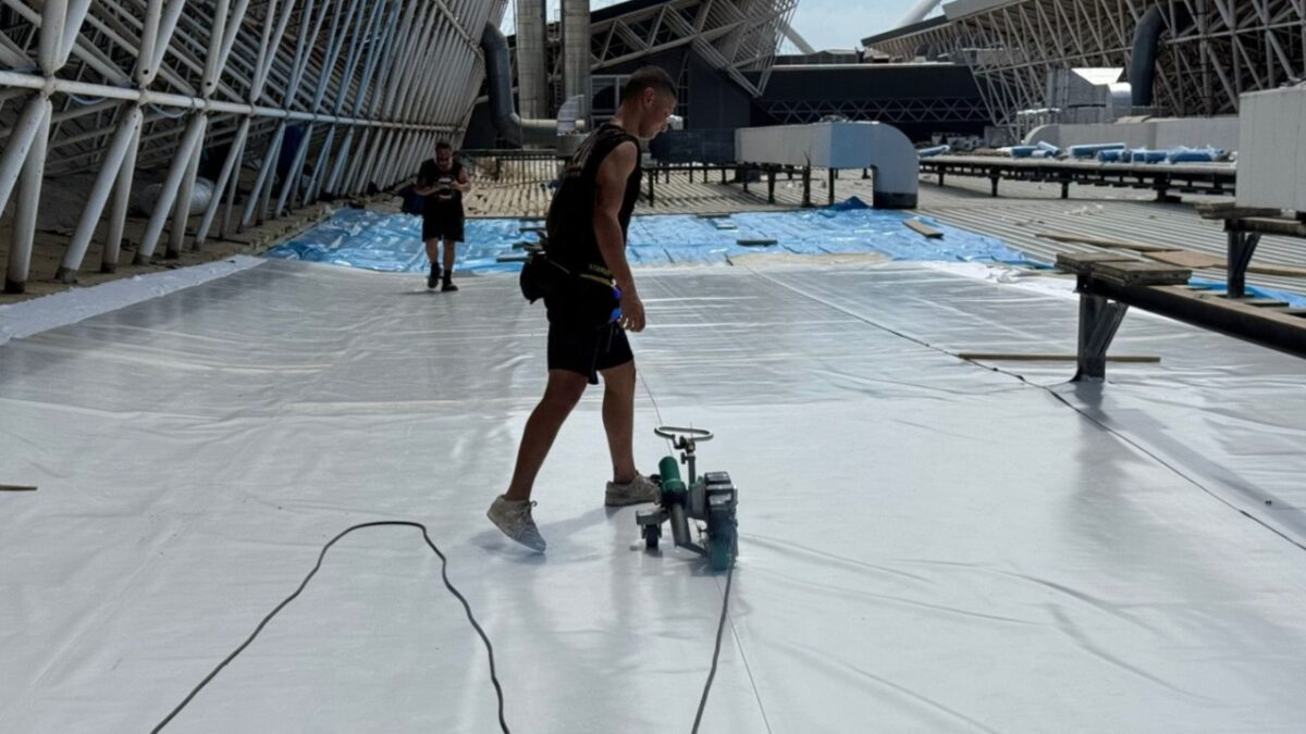 Άρχισαν οι εργασίες στεγανοποίησης στο κλειστό κολυμβητήριο του ΟΑΚΑ