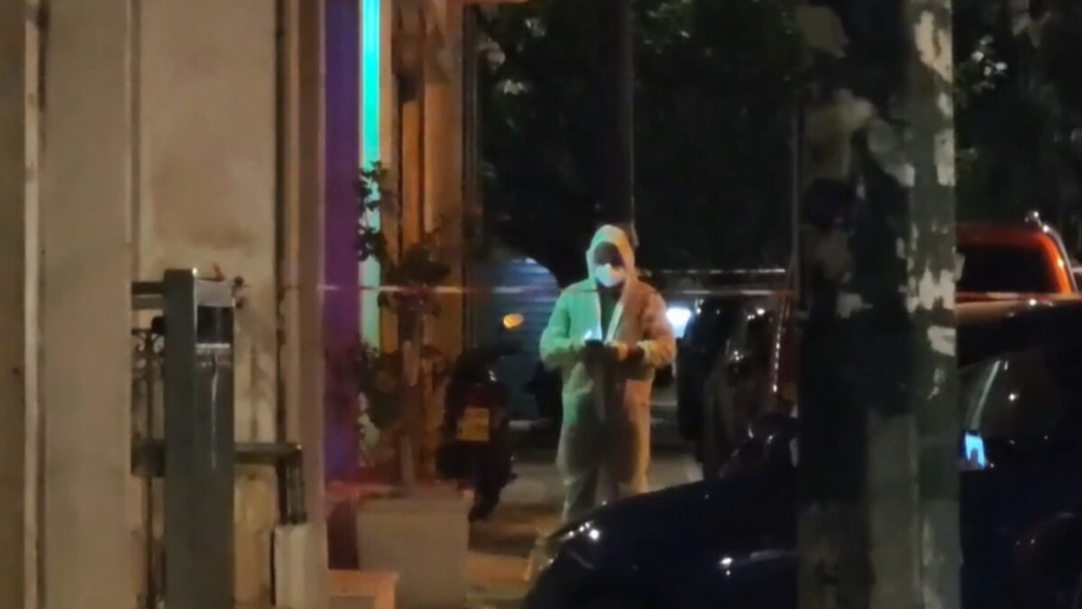 Έκρηξη με δύο τραυματίες σε καφετέρια στον Άγιο Παντελεήμονα – Βρέθηκαν υπολείμματα χειροβομβίδας