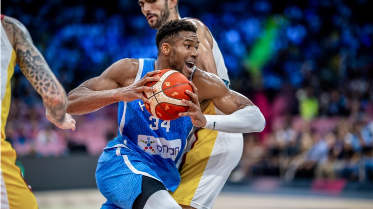 EuroBasket 2025: Γιάννης και Ντόρσεϊ οδήγησαν την Ελλάδα στην 1η θέση και την Ισπανία σπίτι της, 90-86 και… τώρα Ισραήλ – Τα ζευγάρια των «16»
