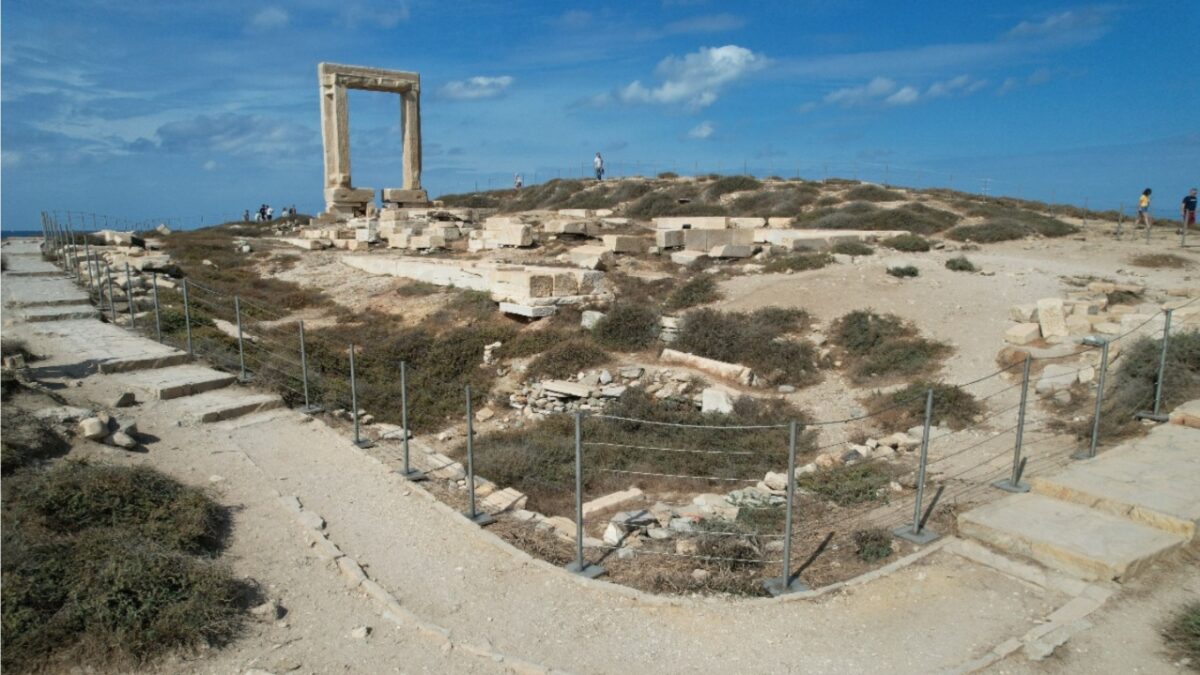 Νέα περίφραξη στην Πορτάρα Νάξου – Παραίτηση αιτήματος Δήμου Νάξου προς το Πρωτοδικείο για την προσωρινή περίφραξη