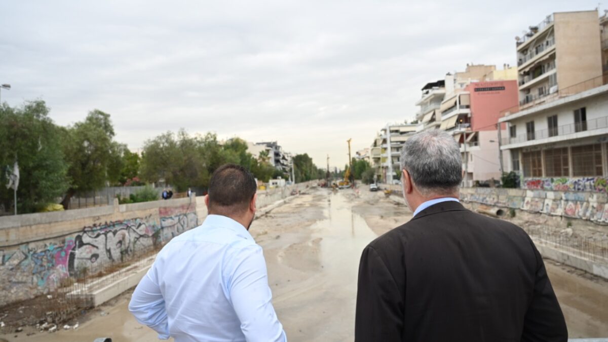 Αυτοψία Χαρδαλιά στα έργα για την αντιπλημμυρική διευθέτηση του Ιλισσού ποταμού και σε κοινωνικές δομές στον δήμο Μοσχάτου-Ταύρου