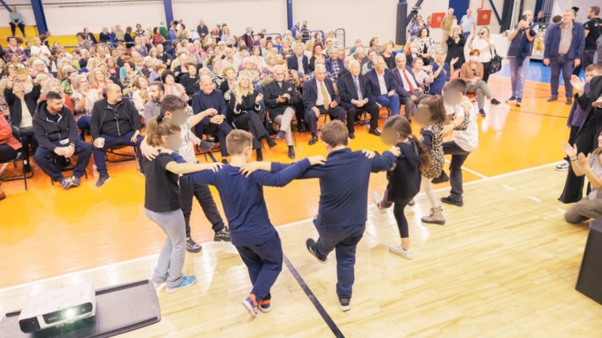 Μουσική, χορός, χαμόγελα και αναμνήσεις στο φεστιβάλ τρίτης ηλικίας «Χρόνια Ζωής» του Δήμου Πειραιά