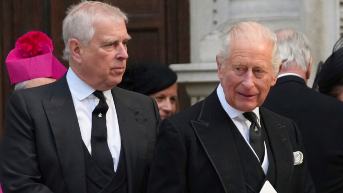 Ο βασιλιάς Κάρολος αφαιρεί τους τίτλους του πρίγκιπα Άντριου για το σκάνδαλο Έπσταϊν – Μια απλή Αμερικανίδα κατέρριψε έναν Βρετανό πρίγκιπα