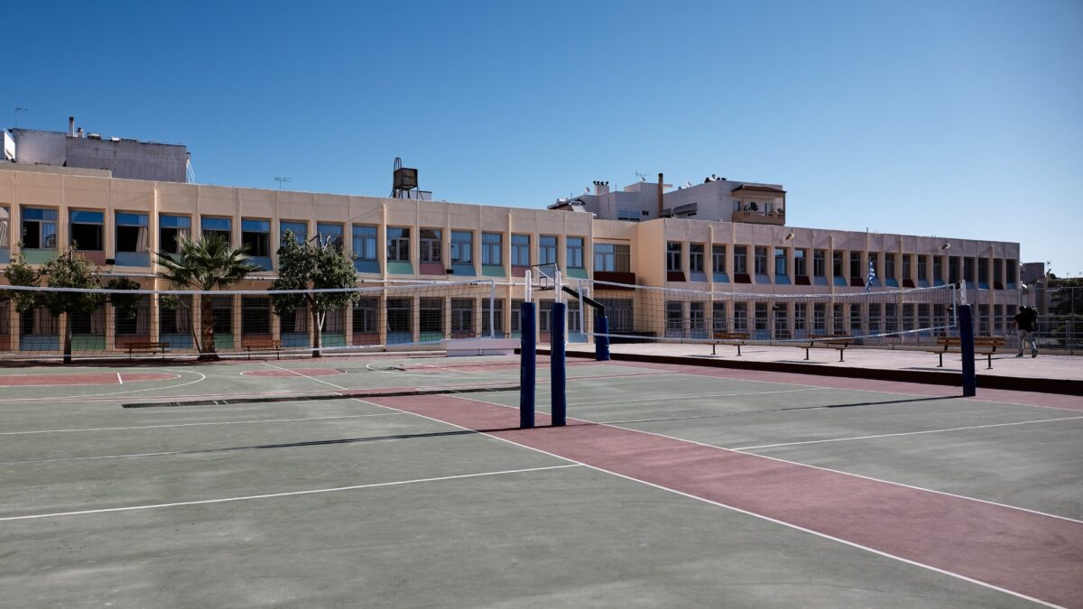 Τραγωδία στον Ασπρόπυργο: 10χρονο κορίτσι κατέρρευσε και πέθανε ενώ έκανε γυμναστική στο σχολείο του