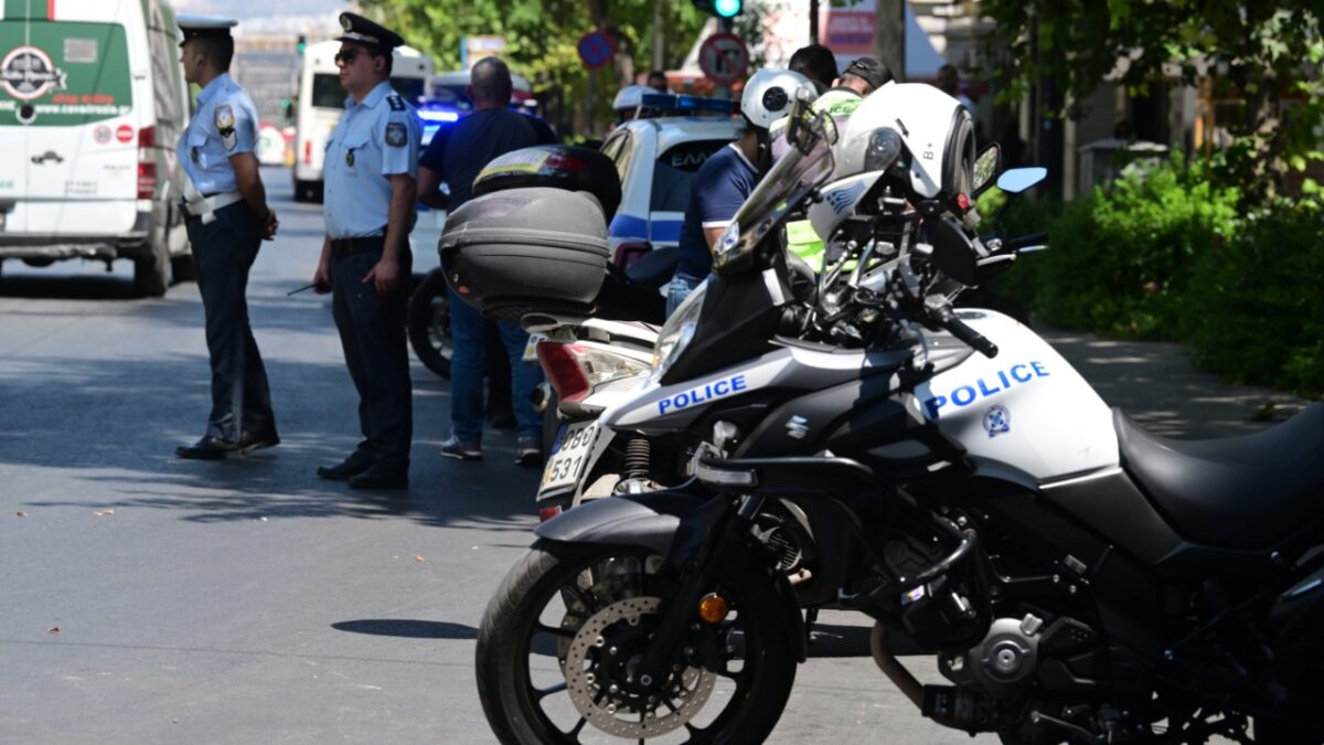 Συνελήφθη 20χρονος οδηγός μοτοσικλέτας που παρέσυρε και εγκατέλειψε δίχρονο αγόρι στον Άγ. Δημήτριο – Θανατηφόρο τροχαίο με πατίνι στην Πέτρου Ράλλη
