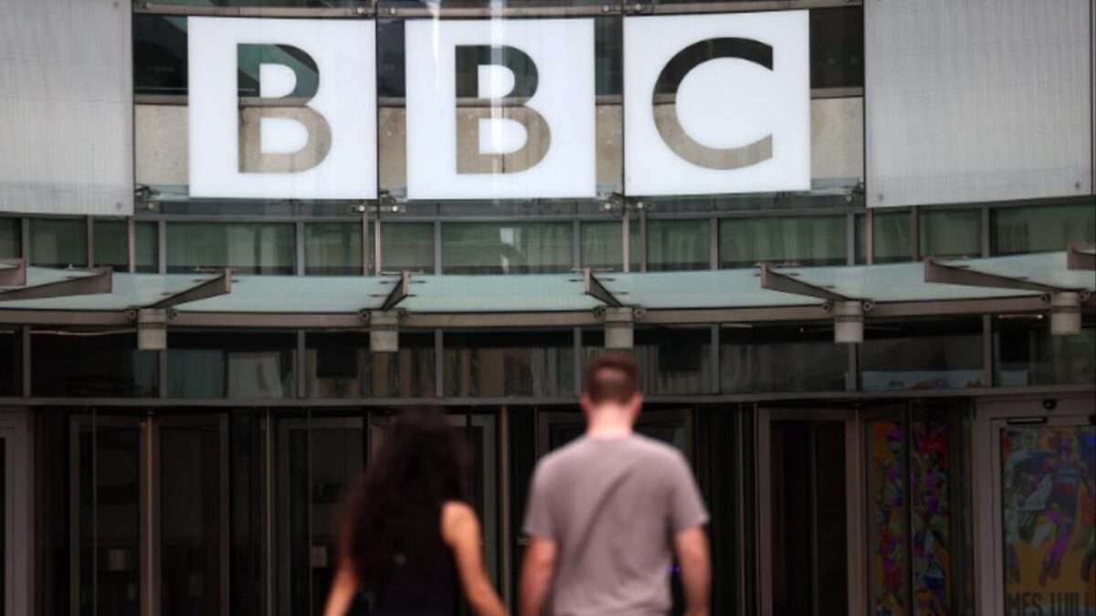 Παραιτήσεις στην ηγεσία του BBC, έπειτα από ένα αμφισβητούμενο μοντάζ ομιλίας του Τραμπ